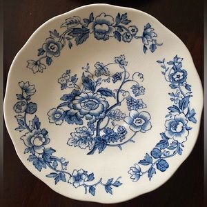 Set of 4 VTG Wedgewood Saucers